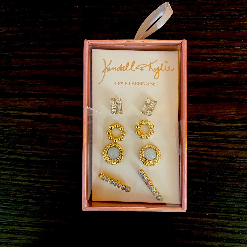 NEW Kendall and Kylie gold 4 earring set